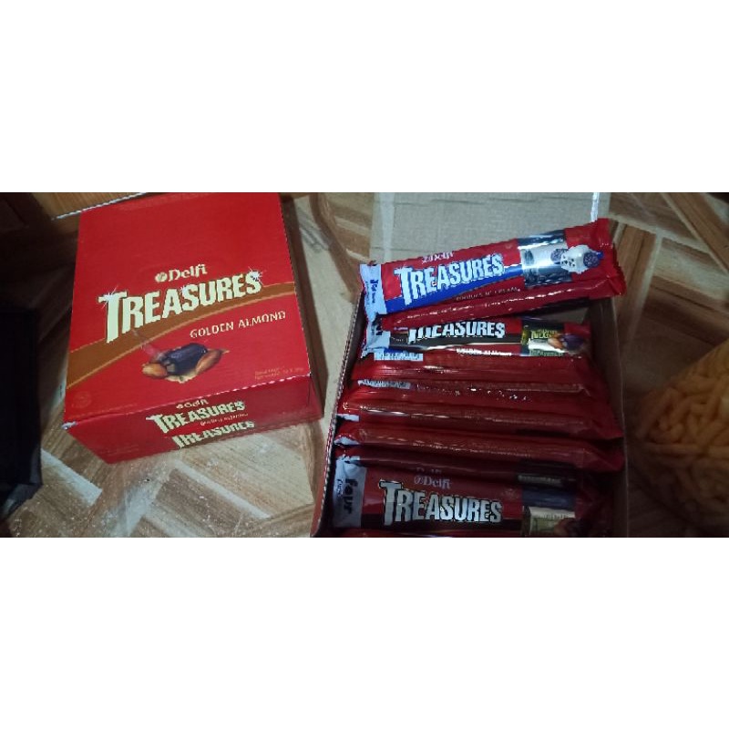 

delfi treasures almond and cookies