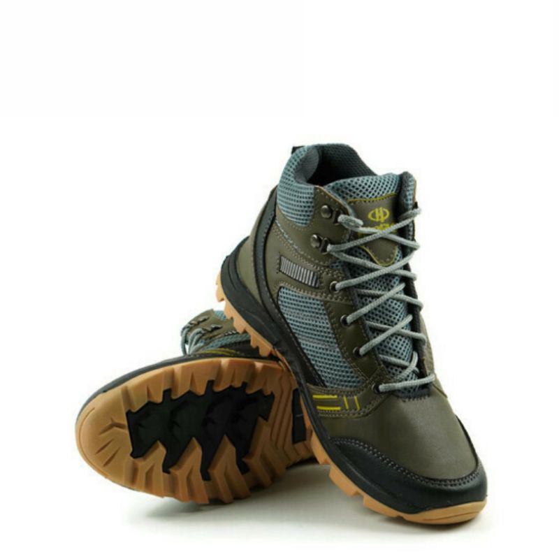 septu pria hingking  saftey