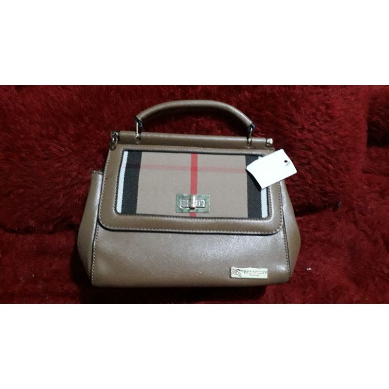 Tas wanita burberry