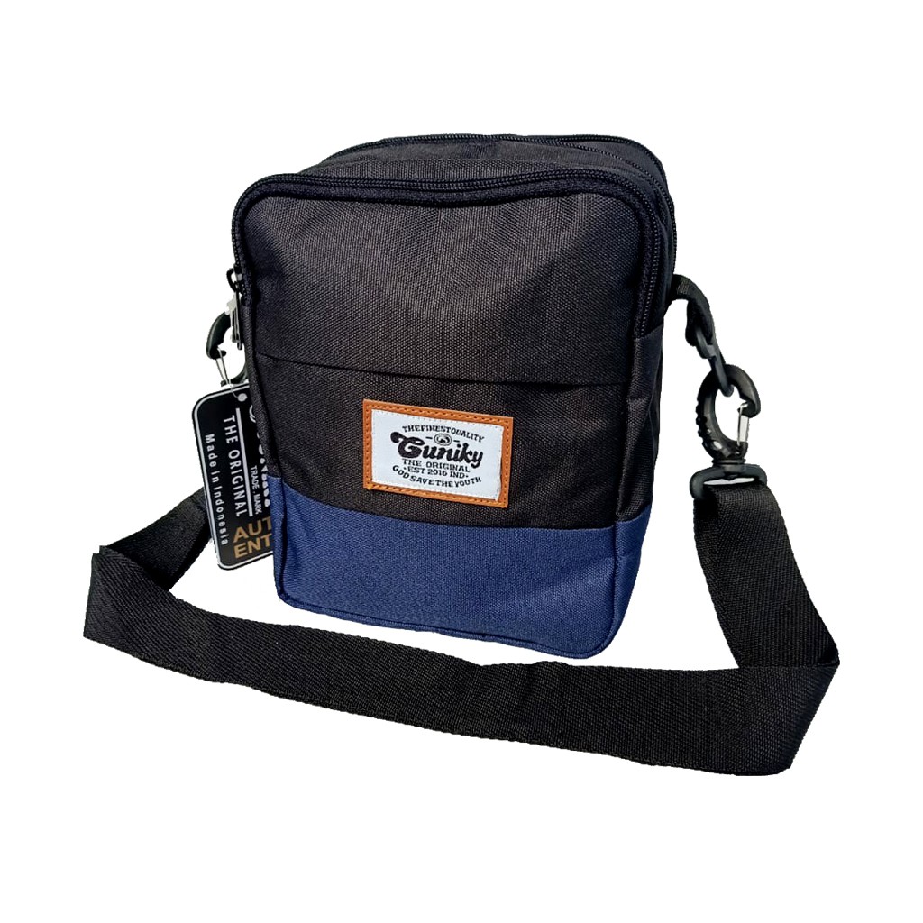 Tas pria selempang / tas bahu ada 3 sleting