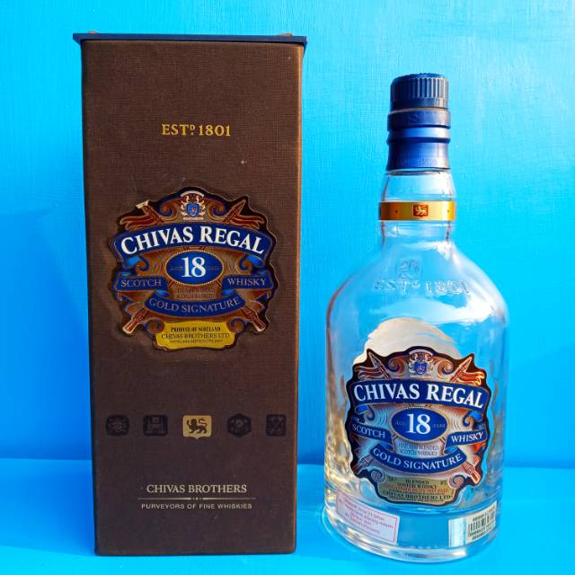 Botol bekas minuman keras chivas Regal 18 plus bok