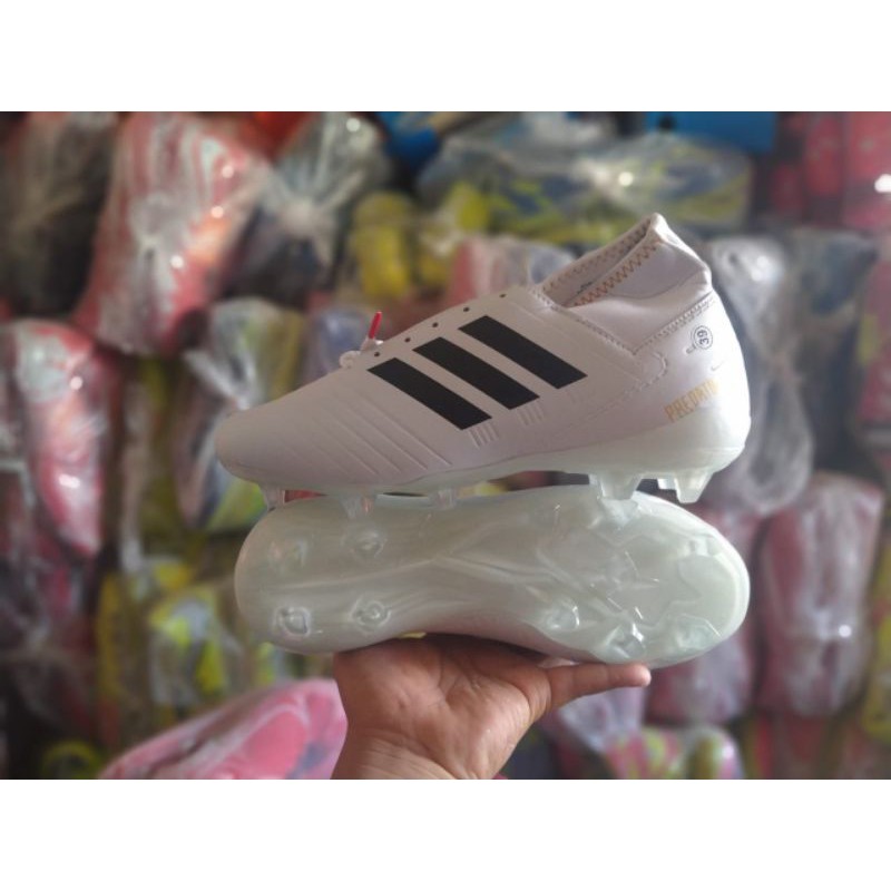 PREDATOR sepatu sepakbola adidas ( BAYAR DI TEMPAT )