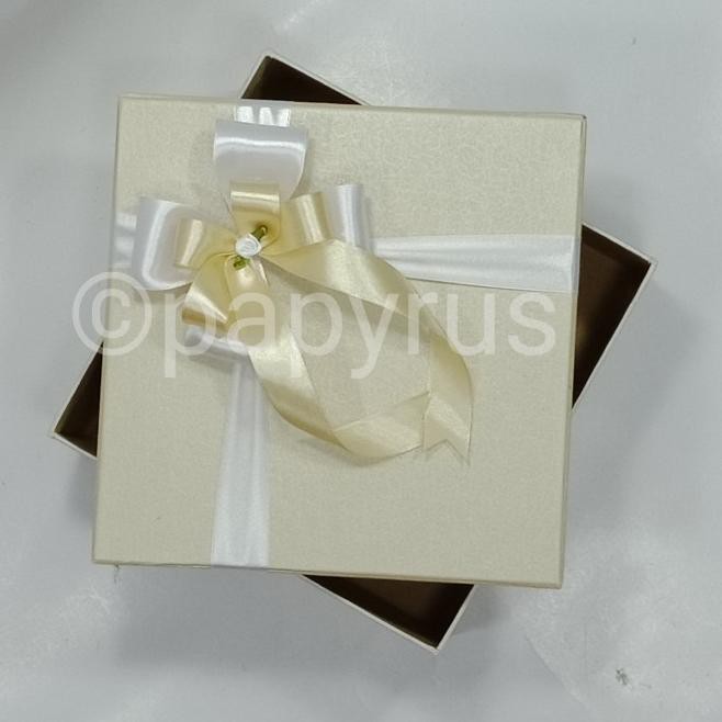 

Terbaru-648 PAPYRUS 20x20 Tinggi 15cm Kotak Kado Gift Box Hadiah KOTA KADO