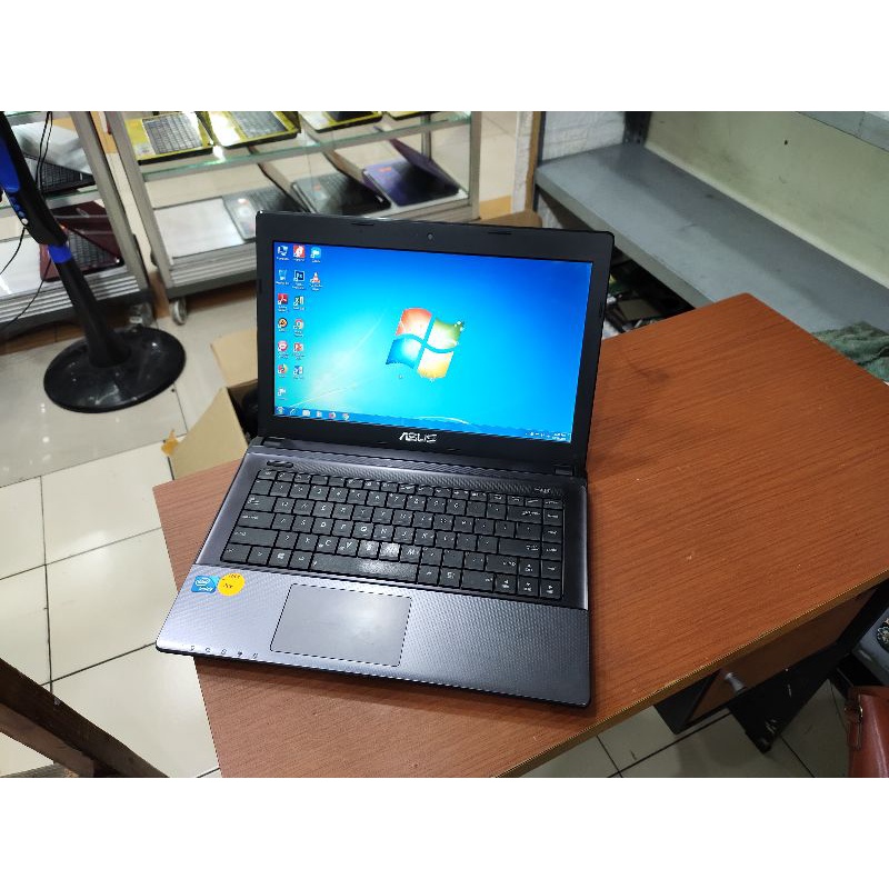 Laptop Asus RAM 4GB HDD 500GB Kondisi second berkwalitas Masih segel