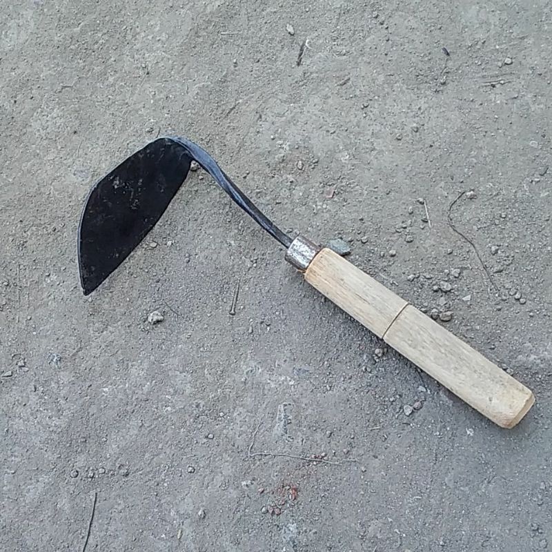 koret rumput / cangkul miring / koret sampah / koret baja / cangkul kebun / ghatul baja