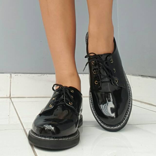 Sepatu casual merk alive / sepatu pantofel wanita