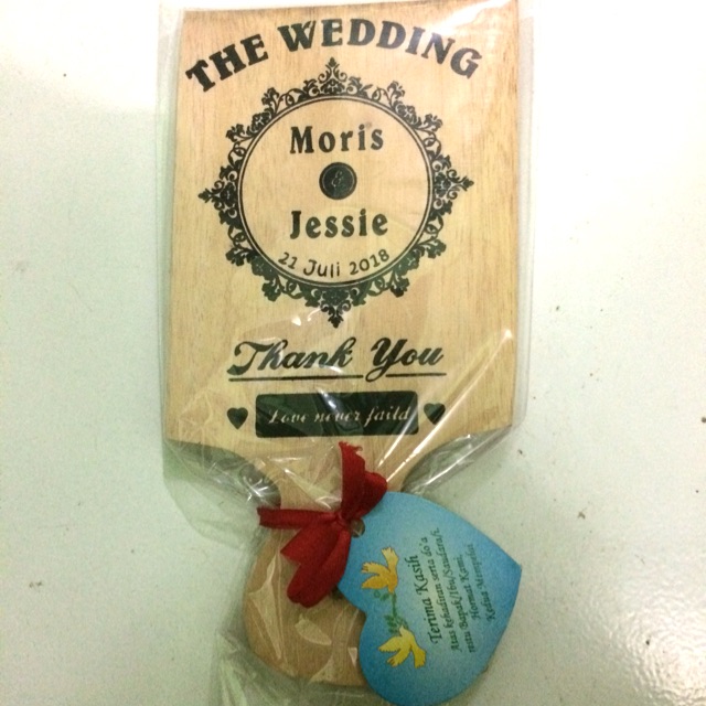 Souvenir talenan kayu