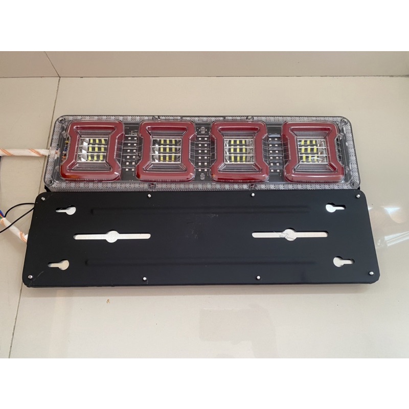 Stop Lamp Lampu Belakang Truk 24 Volt Model 4 KOTAK MERAH