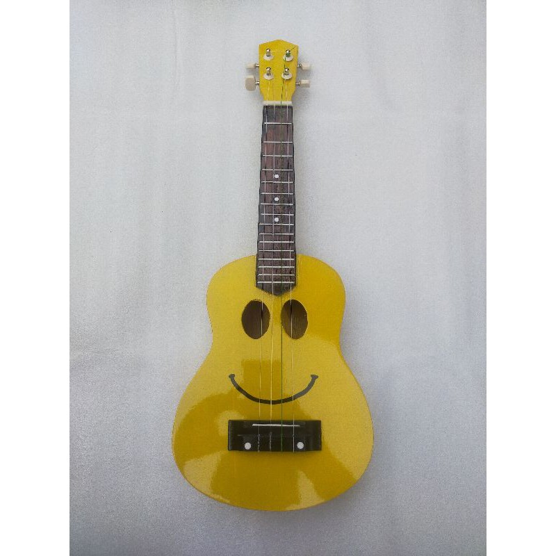 ukulele asli dari kayu bonus pick