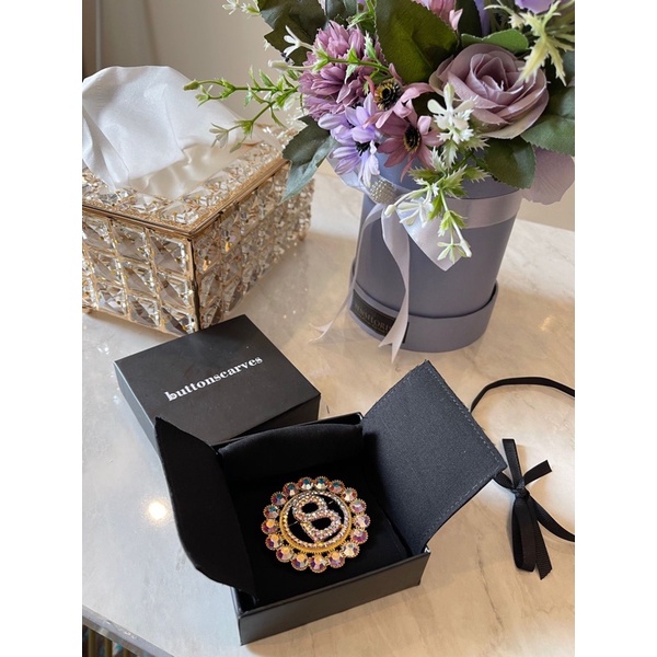 preloved bros buttonscarves