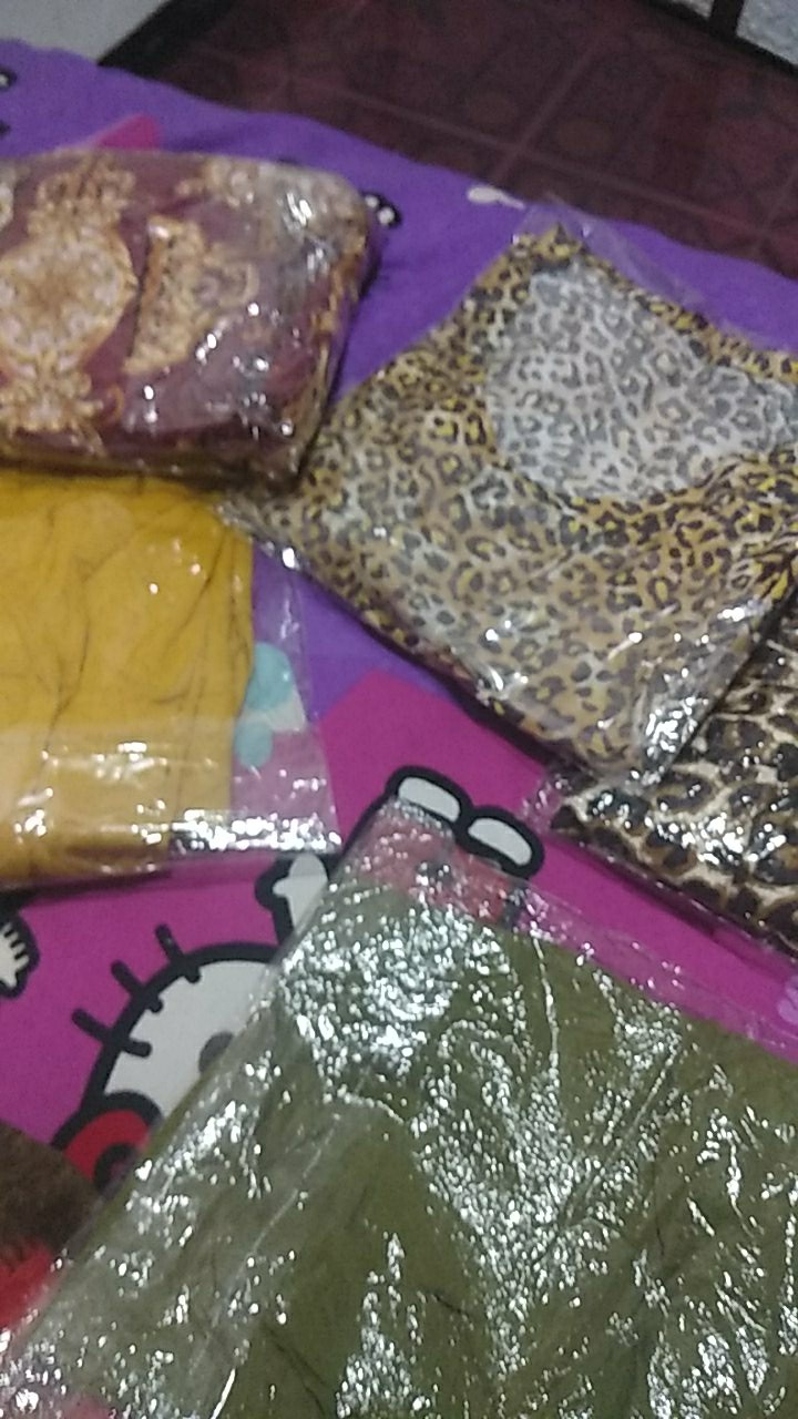 Long Motif Macan Dan Retro