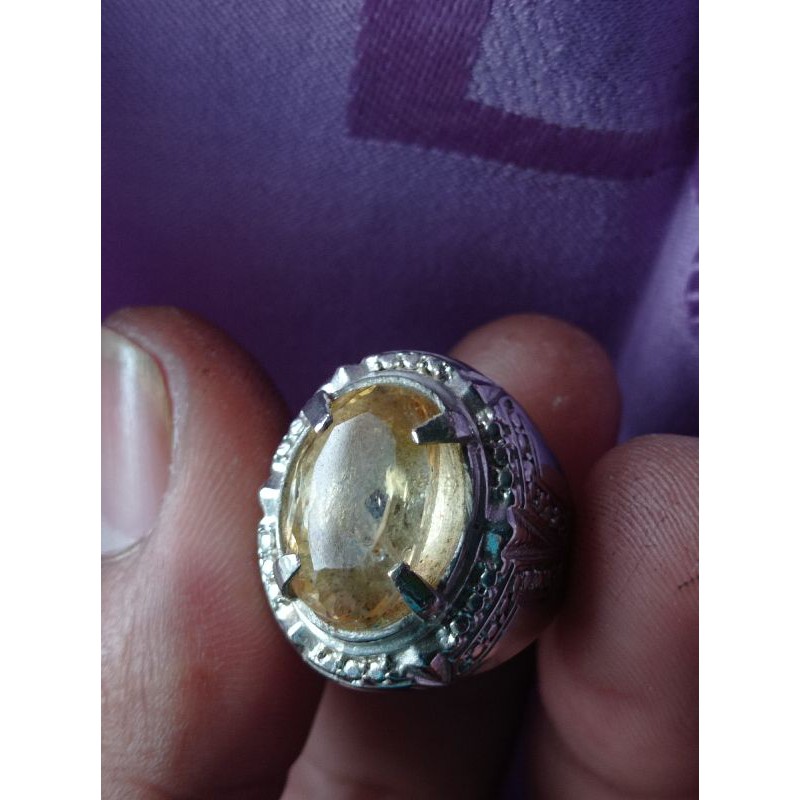 Natural citrine (quartz)