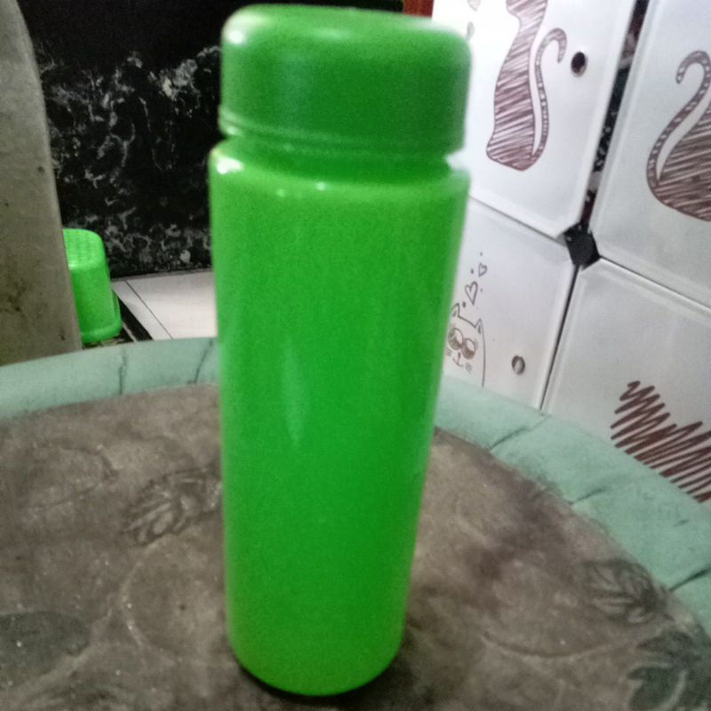 

tempat minum akan lucu