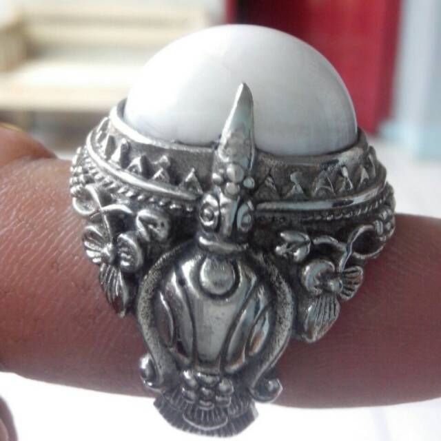 Cincin fosil Kerang laut