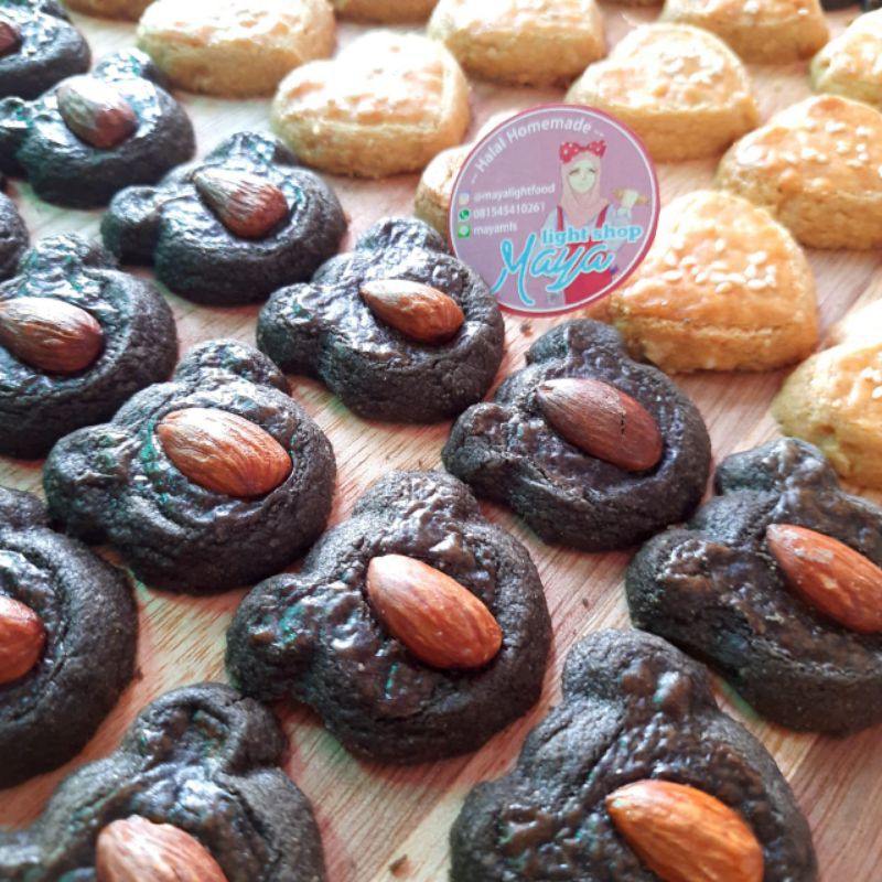 Kue kacang coklat mete almond kue kering kacang tanah peanut cookies coklat kue lebaran hampers parcel lebaran