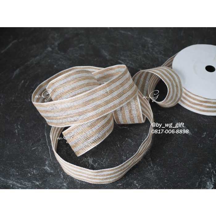 

Pita Goni Warna Coklat Muda; Lebar 3.8 cm; Panjang 20 yard