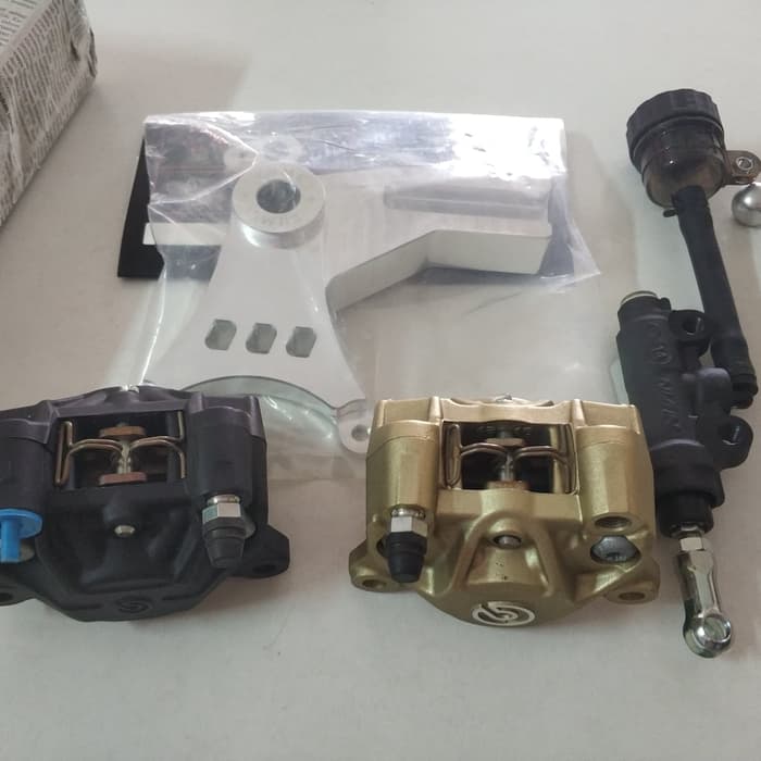 kaliper brembo belakang yamaha r25