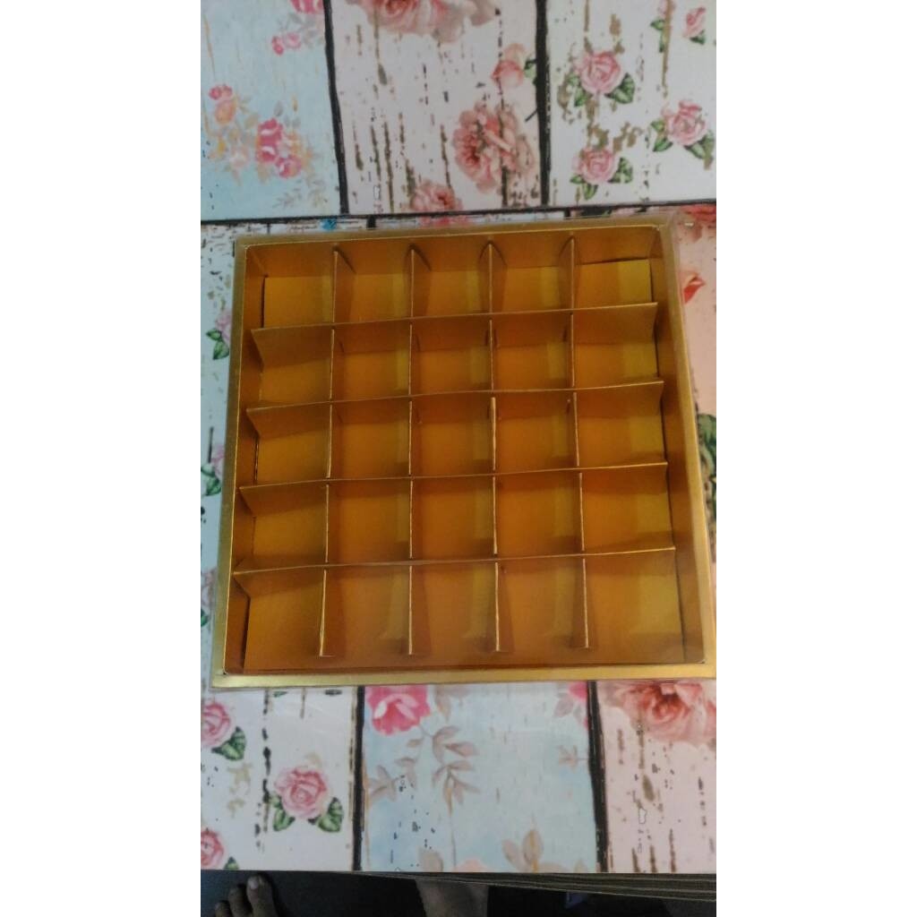 

Mika Coklat / Box / Kotak Sekat 25