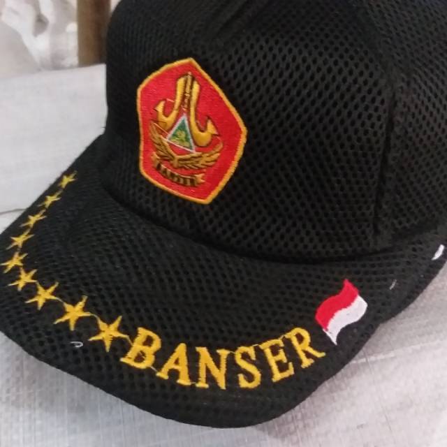 TOPI BANSER