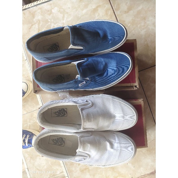 Vans Slip On Warna Navy dan Putih Navya