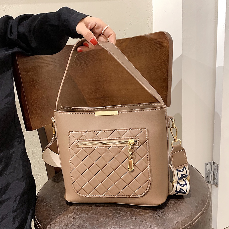 (2PC BISA IKG)GTBI998875618  New arrival  !!! Tas Selempang Wanita Import Premium