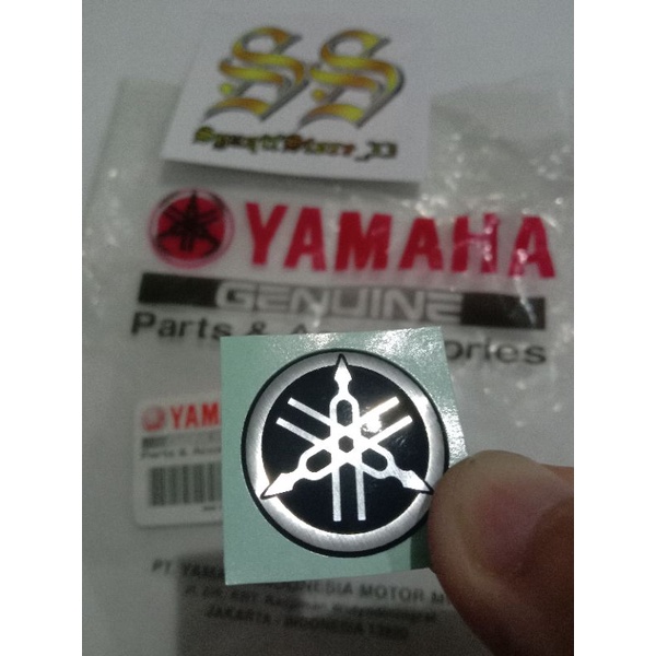 logo emblem NMAX Yamaha Size 2.5cm ORIGINAL SAYAP DEPAN NMAX AEROX LEXI