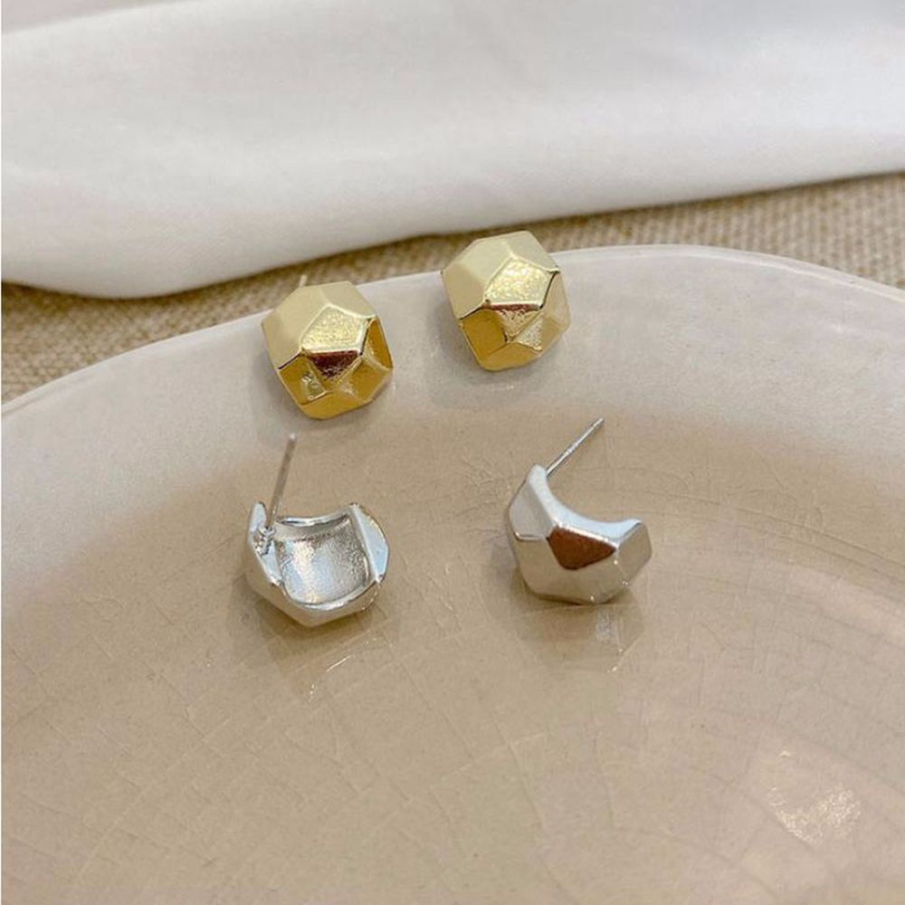 MXBEAUTY Exquisite Geometric Earrings Personality Female Stud Earrings Korean Style Earrings Women French Three-dimensional Elegant Sweet Alloy Irregular Glossy Earrings/Multicolor