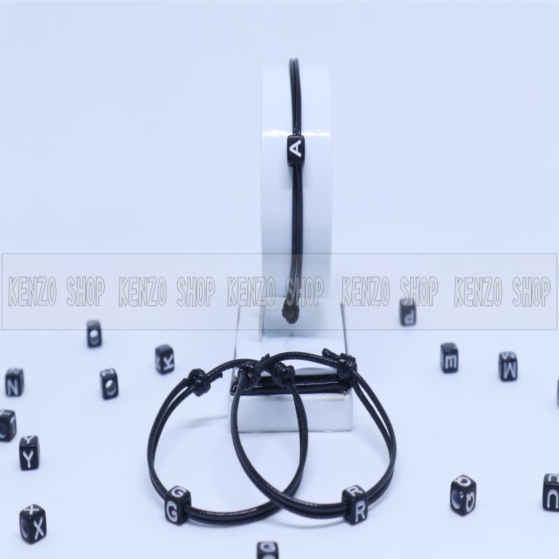GELANG INISIAL HURUF DADU HITAM 1PCS GELANG WANITA PRIA GELANG ANTI AIR TERLARIS