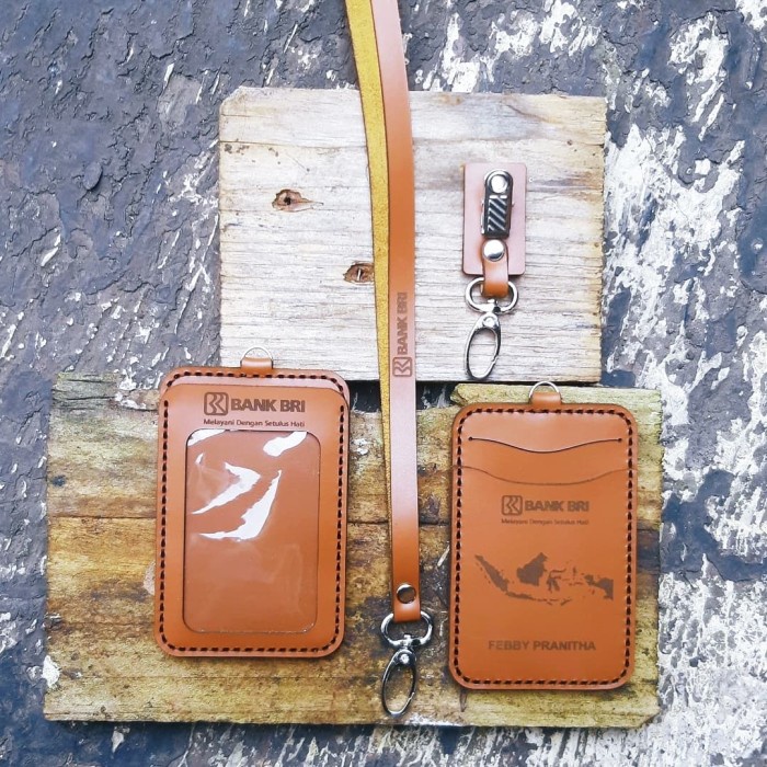 

READY Name tag kulit handmade - id card holder - id card holder tan MURAH