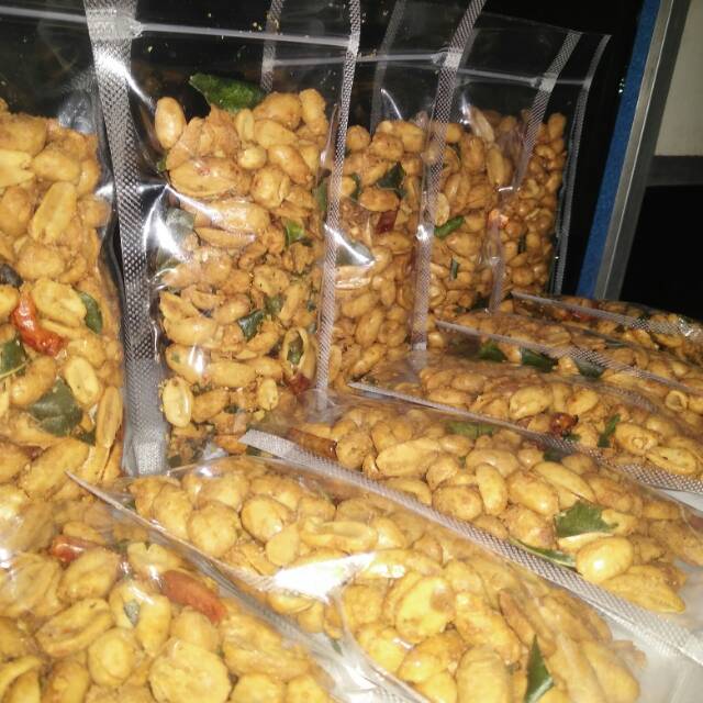 

Kacang krispy pedas manis aroma jeruk