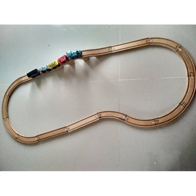 TRACK KAYU IKEA + KERETA MAGNET THOMAS