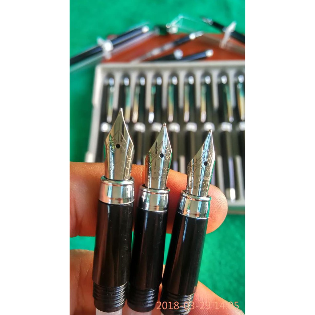 

DISKON Fountain Pen Iridium Point Germany A.8 BLACK Nib Medium. Italic.Pena t