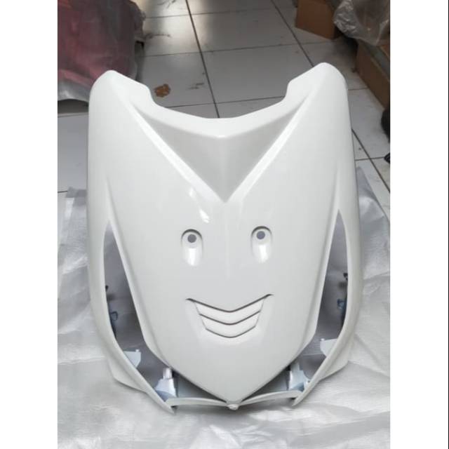 Tameng depan beat karbu (putih)