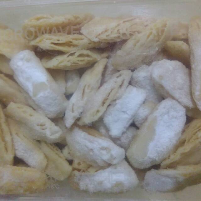

kueh tiram/ keripik malaysia manis