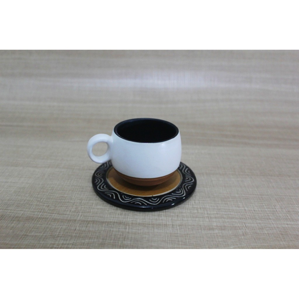 Kala Saucer Black and Whiter