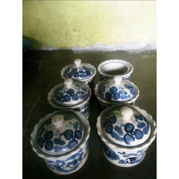 keramik guci kecil