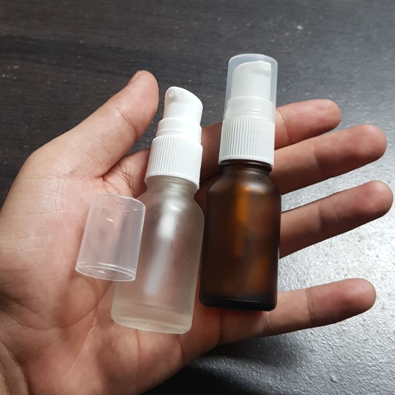 botol kaca 15ml frosted pump putih / botol kaca pump treatment