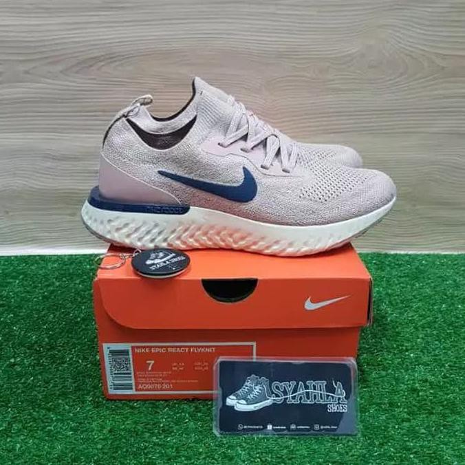 nike epic react taupe