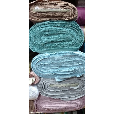 KAIN VELVET (HARGA PER SETENGAH METER)
