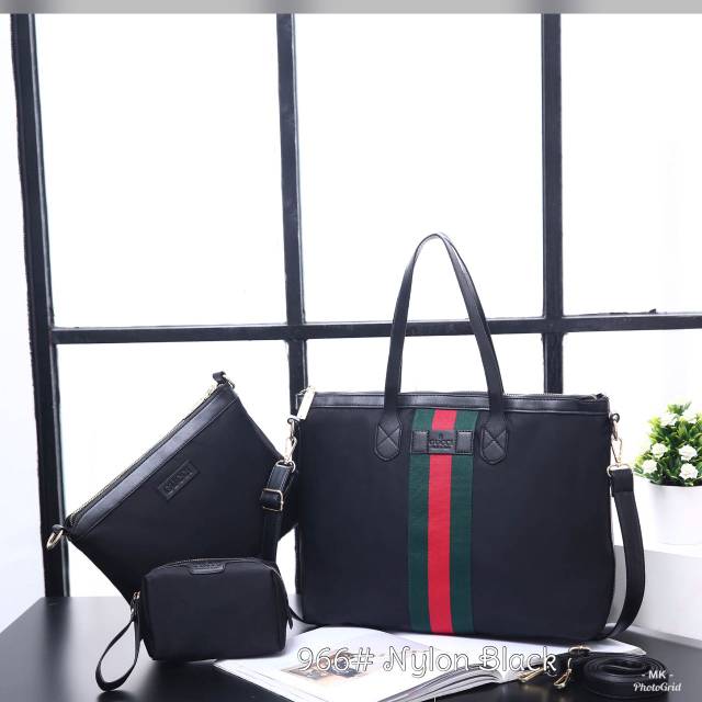 Gucci Nylon Tote Bag 3in1 🎈
Tote O'Case Pouch Model 🎈

Code : 966#