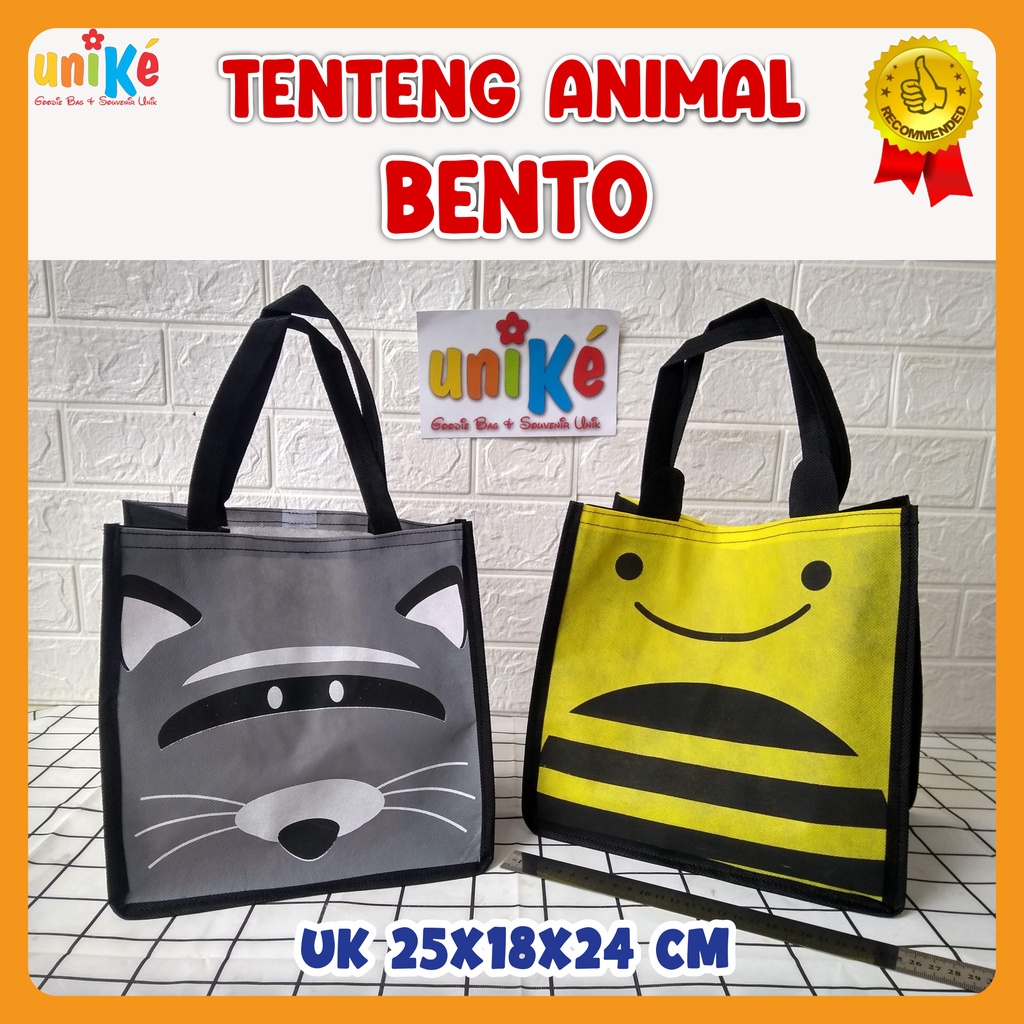 

Tas Tenteng ANIMAL BENTO Spunbond 25X18 X24cm Goodie Bag Souvenir Ulang Tahun Harga Grosir