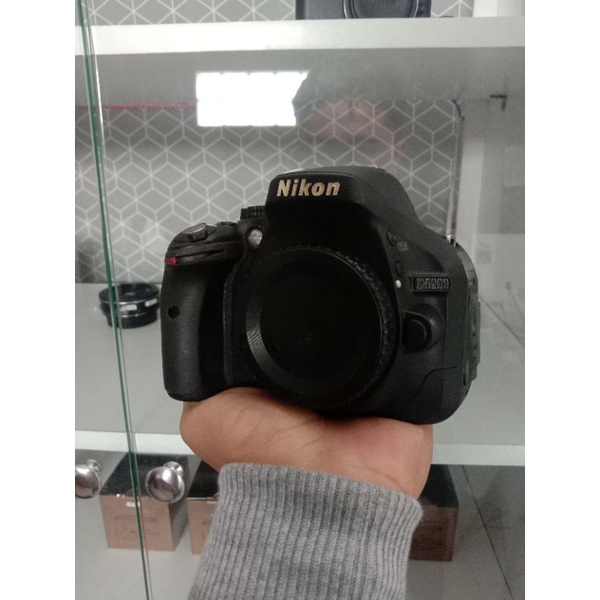 NIKON D5200