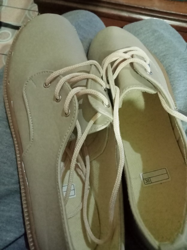 Sepatu Oxford Wanita Tali / Docmart Cream Dk04