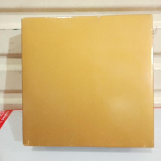 

[COD] Box gold/emas blok uk 20x20x7 cm,jual per 50 pcs [COD]