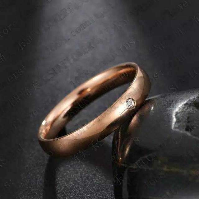 Cincin Titanium Polos 1 Mata Rose Gold Silver Rose Pria Wanita - BR316