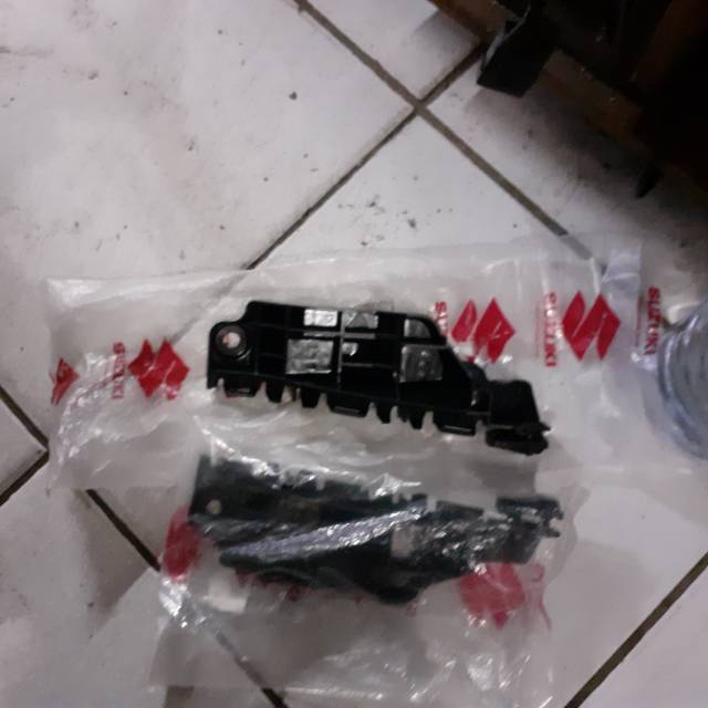 Breket bemper depan suzuki splash