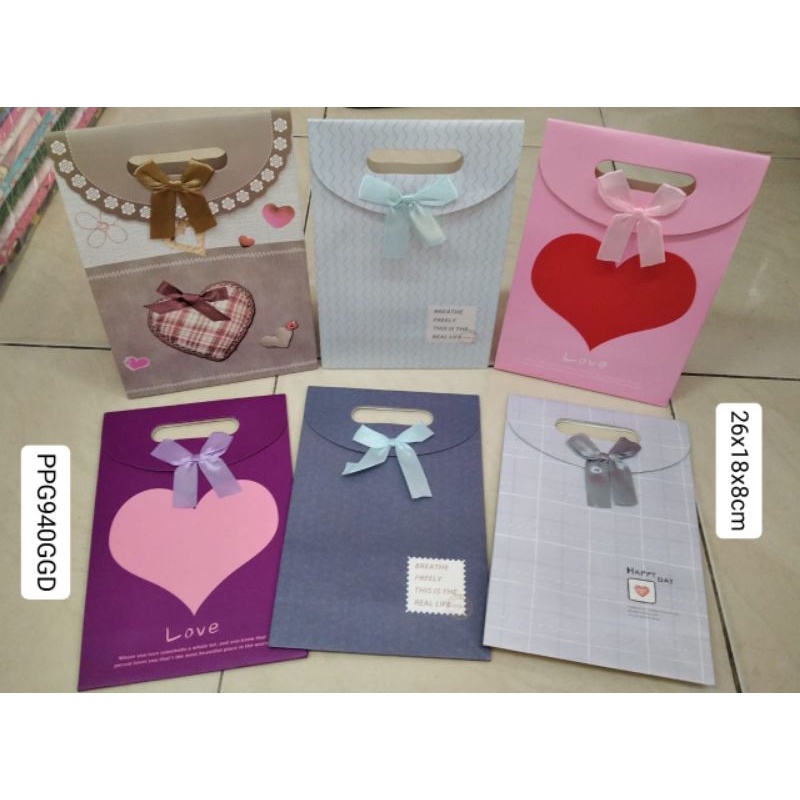 

Paper bag motif