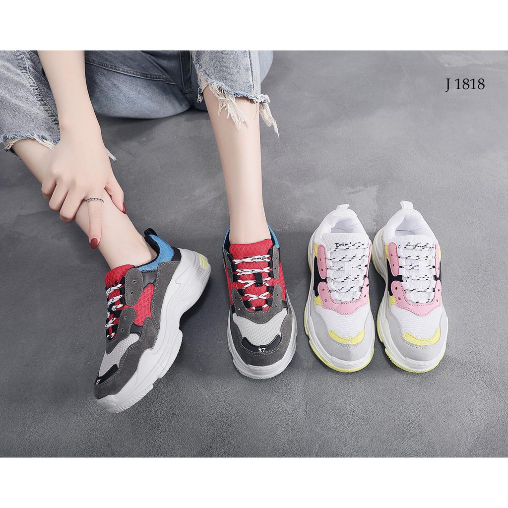 Sepatu Balenciaga wanita Sneaker Triple S Distressed Semi Ori 1818