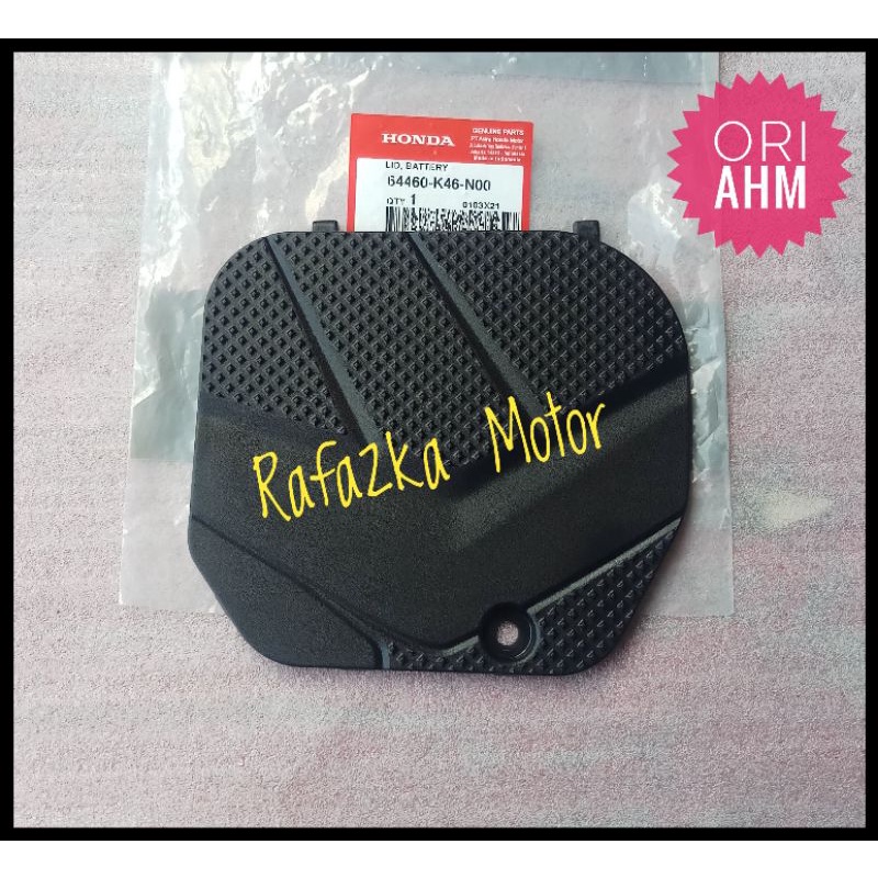 Kaper Cover Tutup Aki Vario 110 Pgmfi Non Esp Kode 64460K46N00 ORI AHM