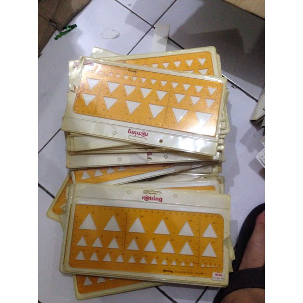 

Jual Mal Segitiga Rotring Asli Limited